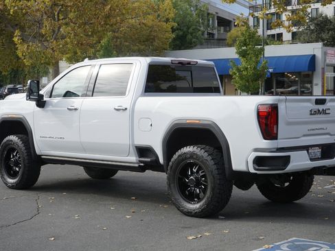 Used 2023 GMC Sierra 2500 Denali w/ Denali Ultimate Package image 11