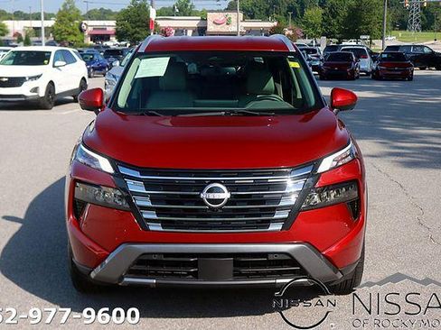 Certified 2024 Nissan Rogue SL FWD image 2