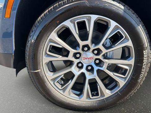 New 2026 GMC Yukon XL Denali w/ Denali Reserve Package image 10