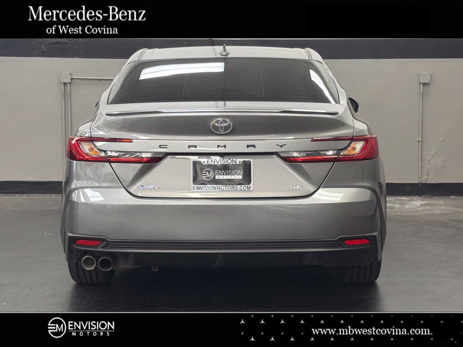 Used 2025 Toyota Camry SE FWD image 11