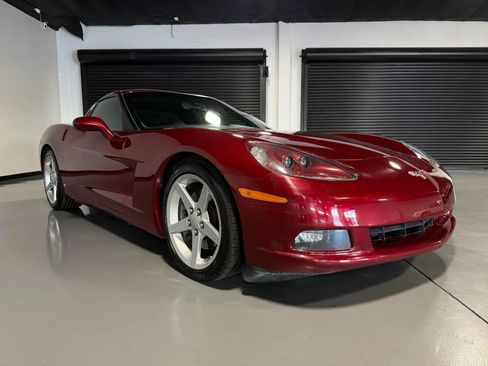 Used 2007 Chevrolet Corvette Coupe RWD image 2