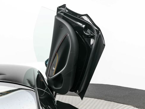 Used 2023 McLaren Artura RWD image 24