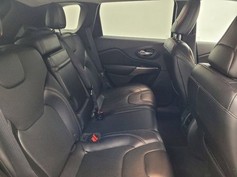 Used 2019 Jeep Cherokee Limited AWD/4WD image 19