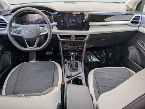 New 2026 Volkswagen Taos SE AWD/4WD image 9