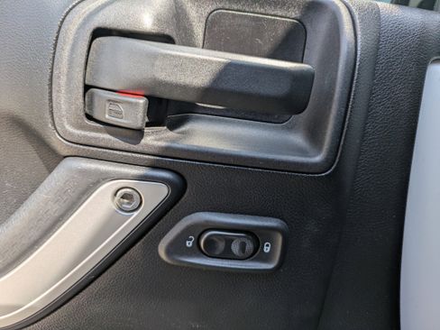 Used 2012 Jeep Wrangler Unlimited Sahara w/ Connectivity Group image 18