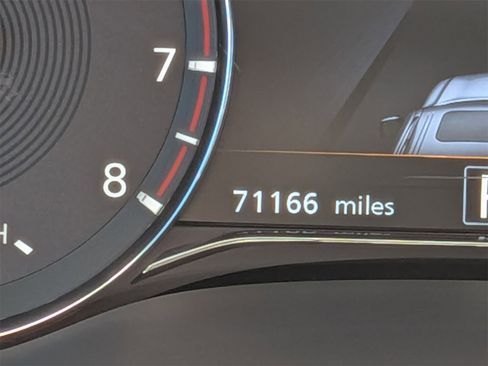 Used 2023 INFINITI QX80 Luxe w/ Cargo Package image 21