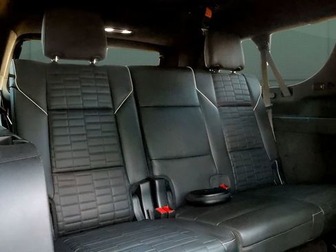 Used 2023 Cadillac Escalade ESV V AWD/4WD image 29