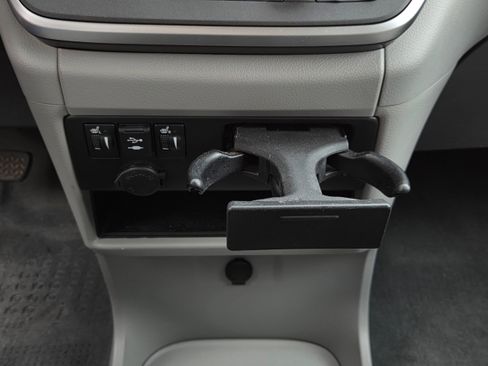 Used 2020 Toyota Sienna XLE FWD image 37