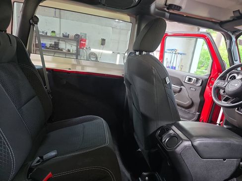 Used 2021 Jeep Wrangler Sport AWD/4WD image 11
