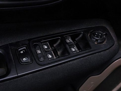 Used 2017 Jeep Renegade Sport w/ Power & Air Group image 12