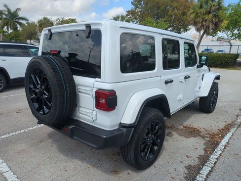 Used 2025 Jeep Wrangler Sahara 4xe w/ Safety Group image 6