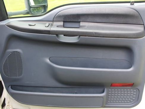 Used 2001 Ford F550 2WD Regular Cab Super Duty image 26