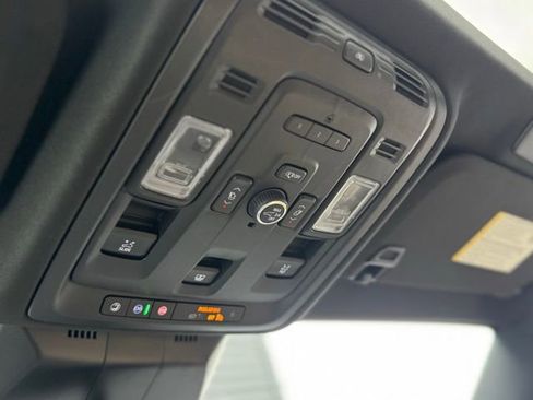 Used 2021 Cadillac Escalade Premium Luxury AWD/4WD image 27