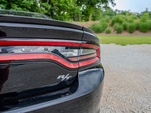 Used 2017 Dodge Charger R/T RWD image 11