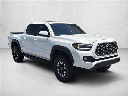 Used 2020 Toyota Tacoma TRD Off-Road w/ TRD Premium Off Road Package AWD/4WD image 3
