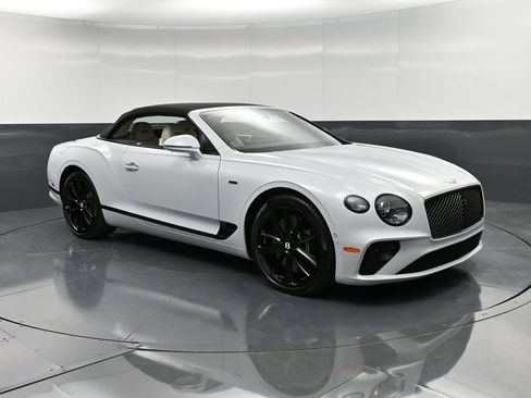 Used 2024 Bentley Continental GT image 10