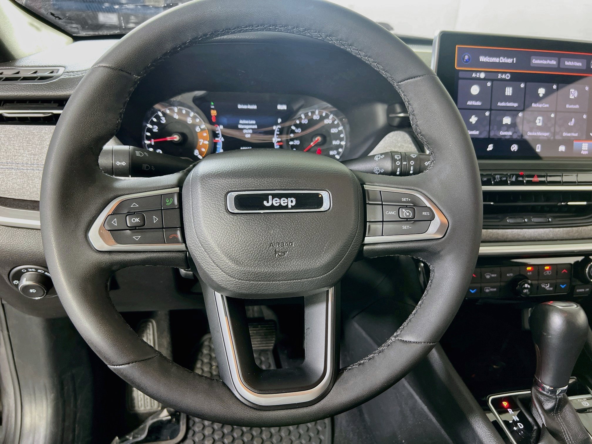 Used 2023 Jeep Compass Latitude w/ Convenience Group AWD/4WD image 11