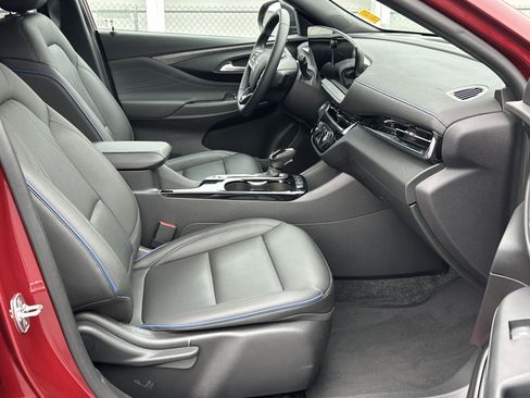 Used 2024 Buick Envista Sport Touring image 12
