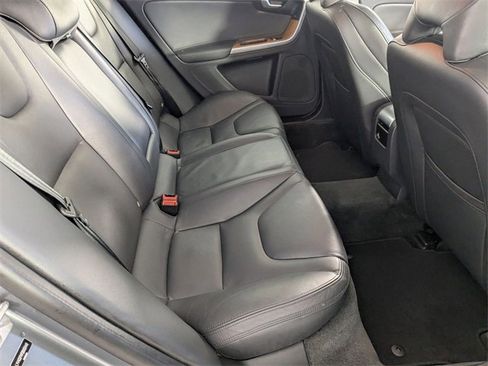 Used 2016 Volvo S60 T5 Inscription Platinum image 28