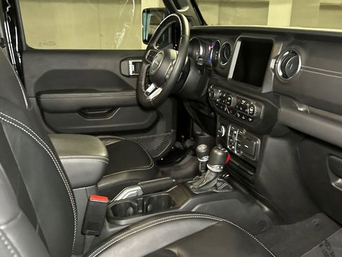 Used 2023 Jeep Wrangler Unlimited Sahara w/ Cold Weather Group image 12