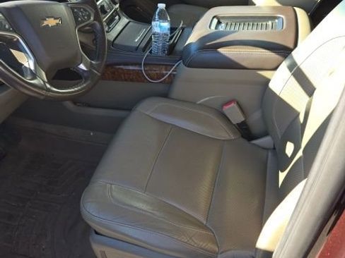 Used 2017 Chevrolet Suburban Premier image 7