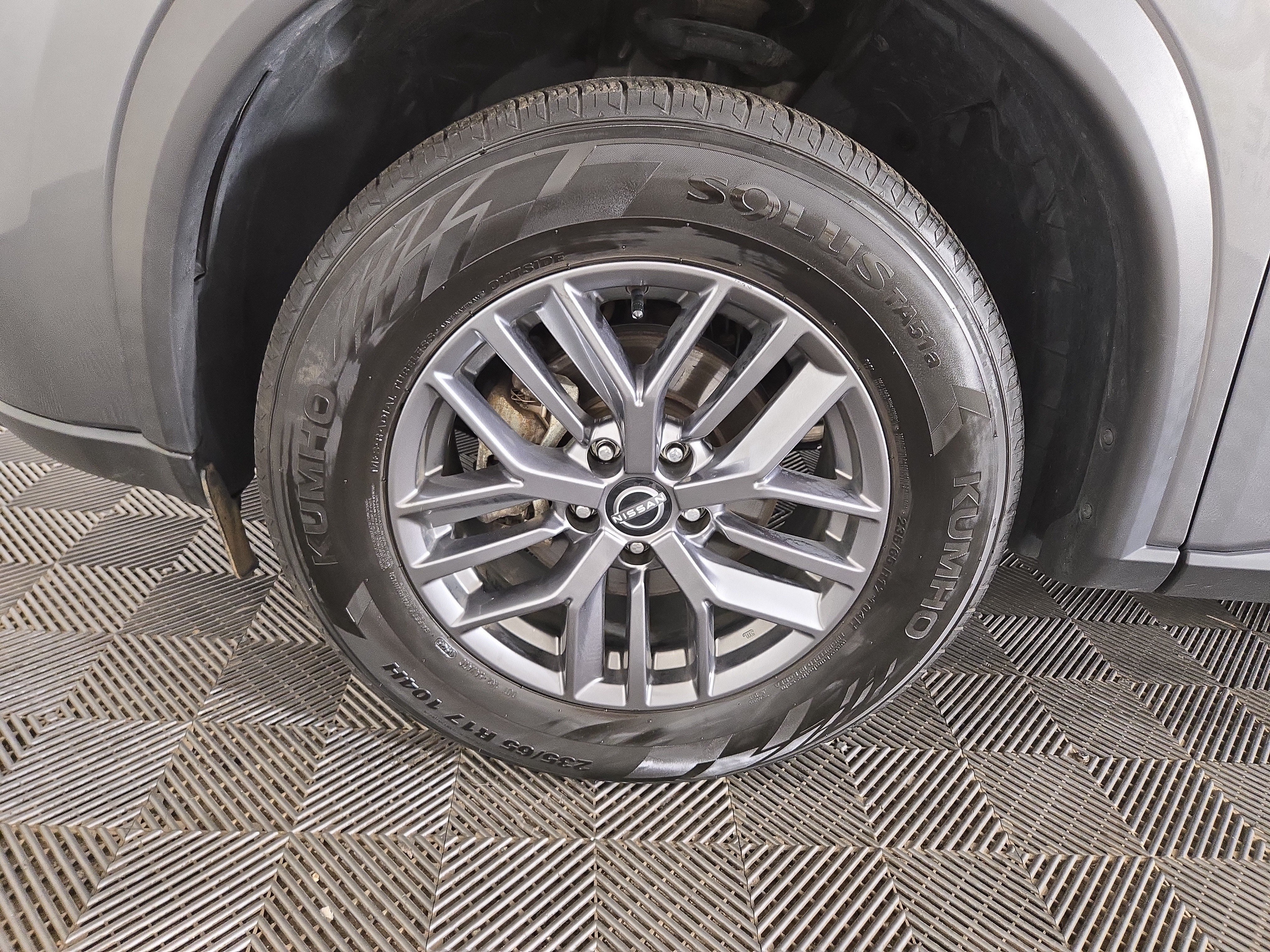 Used 2024 Nissan Rogue S AWD/4WD image 32