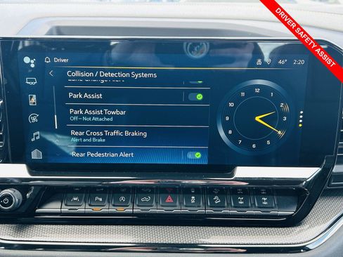 Used 2022 Chevrolet Silverado 1500 ZR2 w/ Technology Package image 11