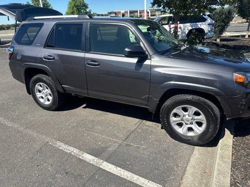 Certified 2022 Toyota 4Runner SR5 RWD image 20