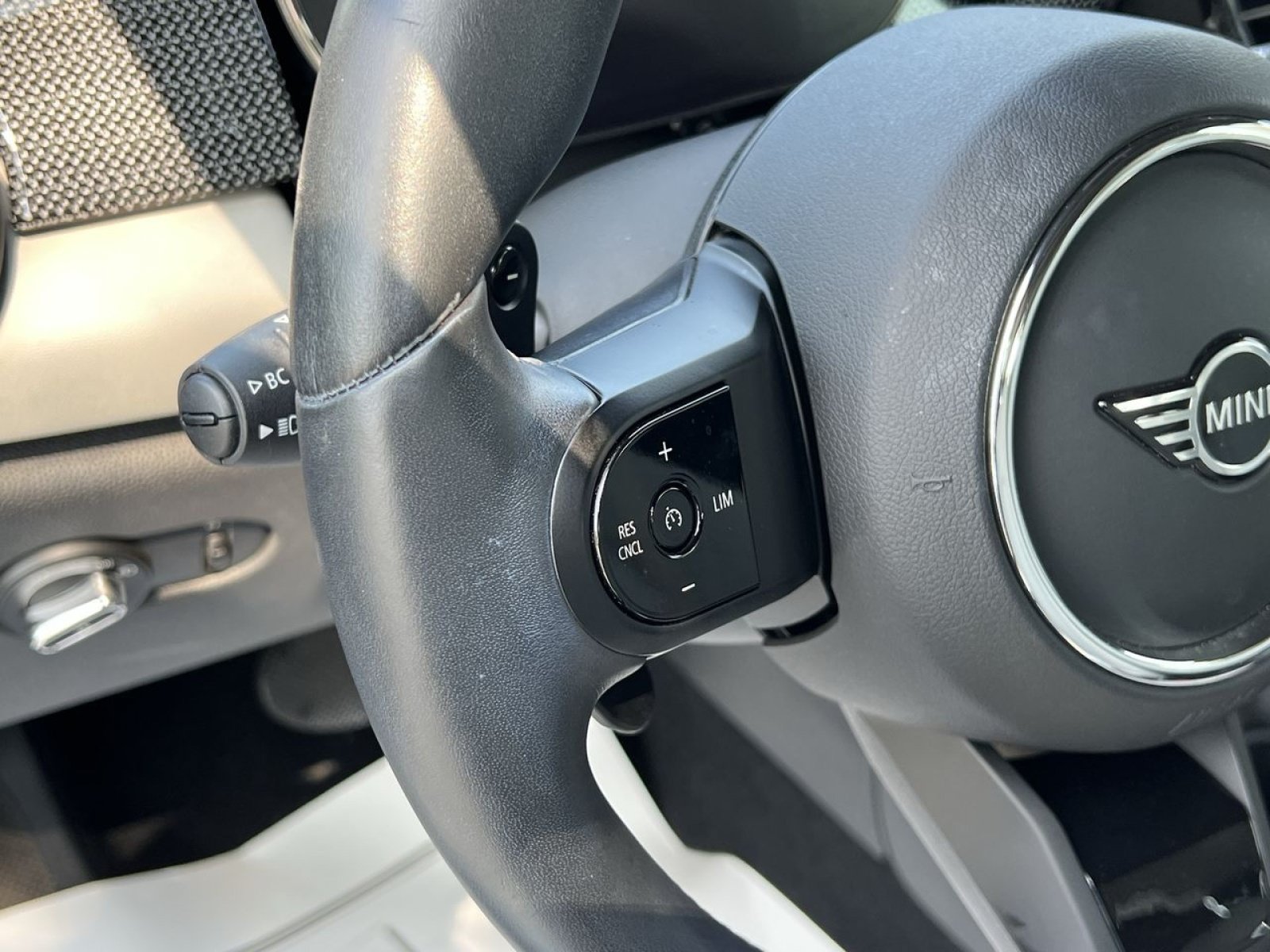 Used 2023 MINI Cooper S w/ Signature Upholstery Package FWD image 30