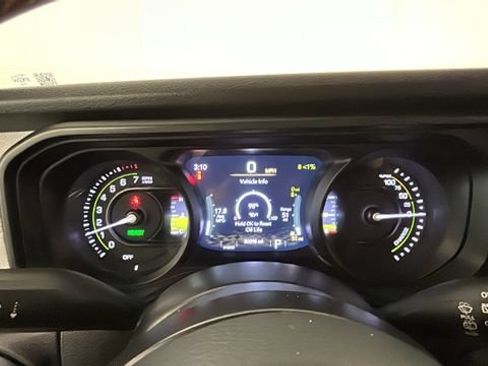 Used 2024 Jeep Wrangler Unlimited AWD/4WD image 16