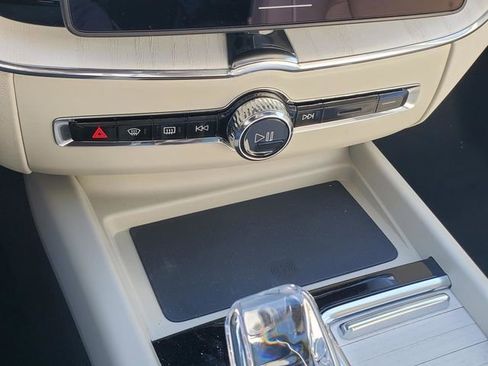 New 2026 Volvo XC60 T8 Ultra w/ Protection Package Premier image 23