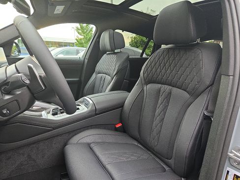 New 2026 BMW X6 M60i w/ Executive Package image 6