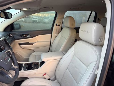 Used 2022 GMC Acadia Denali image 16