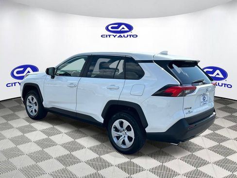 Used 2025 Toyota RAV4 LE AWD/4WD image 5