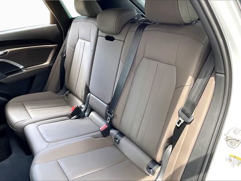 Used 2025 Audi Q5 Premium w/ Convenience Package AWD/4WD image 21