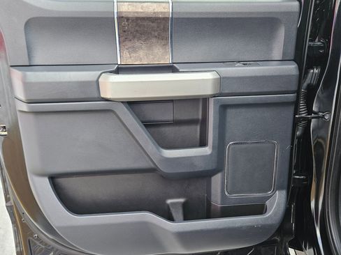 Used 2022 Ford F250 Lariat w/ Black Appearance Package image 22