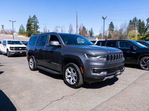 Used 2022 Jeep Wagoneer Series II AWD/4WD image 29