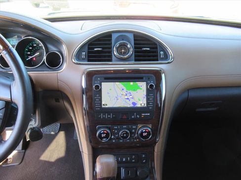 Used 2017 Buick Enclave Premium image 16