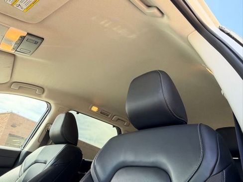 Used 2023 Nissan Pathfinder SL w/ Black Appearance Package image 12