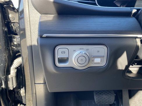 Used 2025 Mercedes-Benz GLE 350 4MATIC image 16