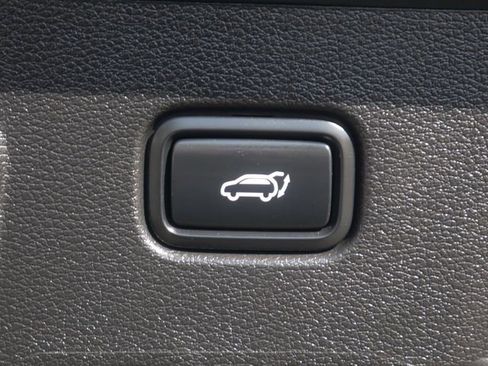 Used 2025 Kia Sportage SX image 17