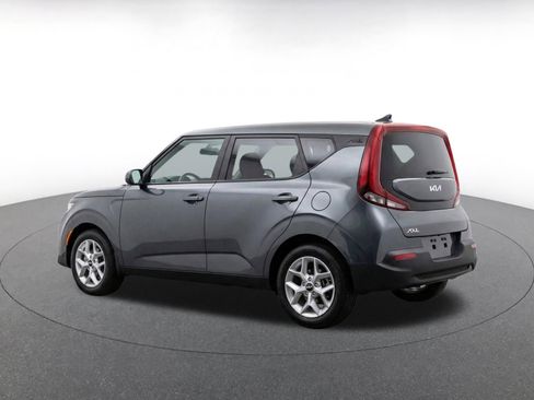 Used 2025 Kia Soul LX w/ LX Technology Package FWD image 7