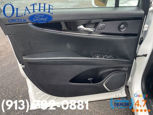 Used 2021 Lincoln Nautilus Reserve w/ Equipment Group 201A image 8