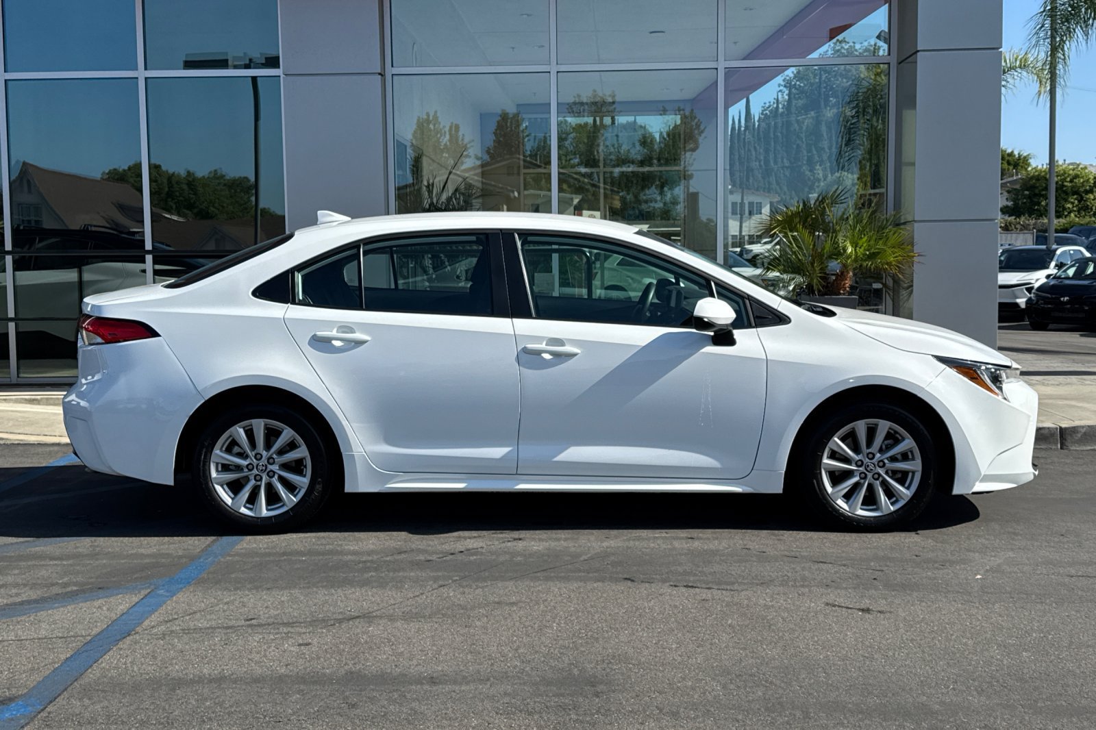 Certified 2026 Toyota Corolla LE w/ LE Premium Package FWD image 4