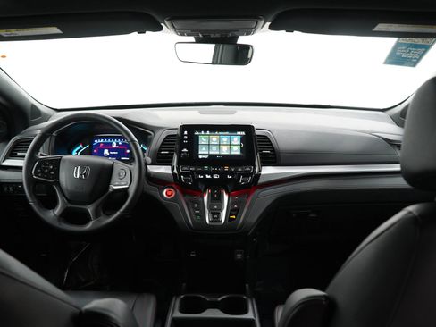 Used 2024 Honda Odyssey Sport image 14