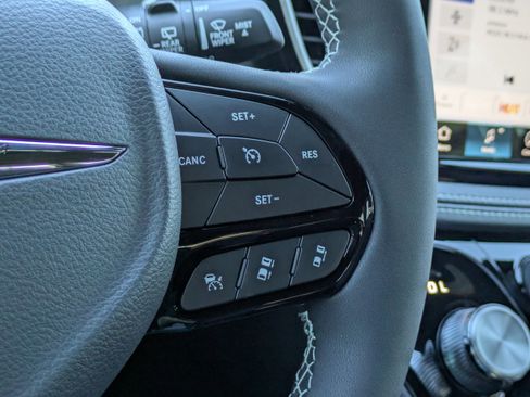 New 2026 Chrysler Pacifica Select image 29