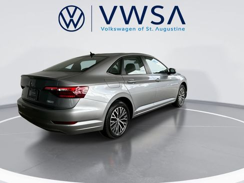 Certified 2021 Volkswagen Jetta SE w/ SE Cold Weather Package FWD image 8