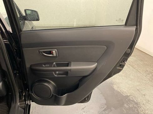 Used 2011 Kia Soul + FWD image 23