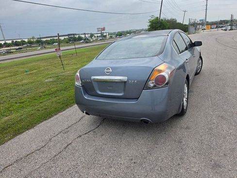 Used 2010 Nissan Altima Sedan FWD image 16