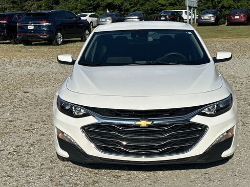 Used 2024 Chevrolet Malibu LT FWD image 2
